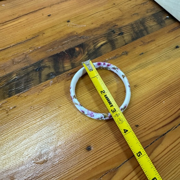 Chinese vintage Floral Porcelain Bangle Bracelet in Pink and White - Picture 10 of 10